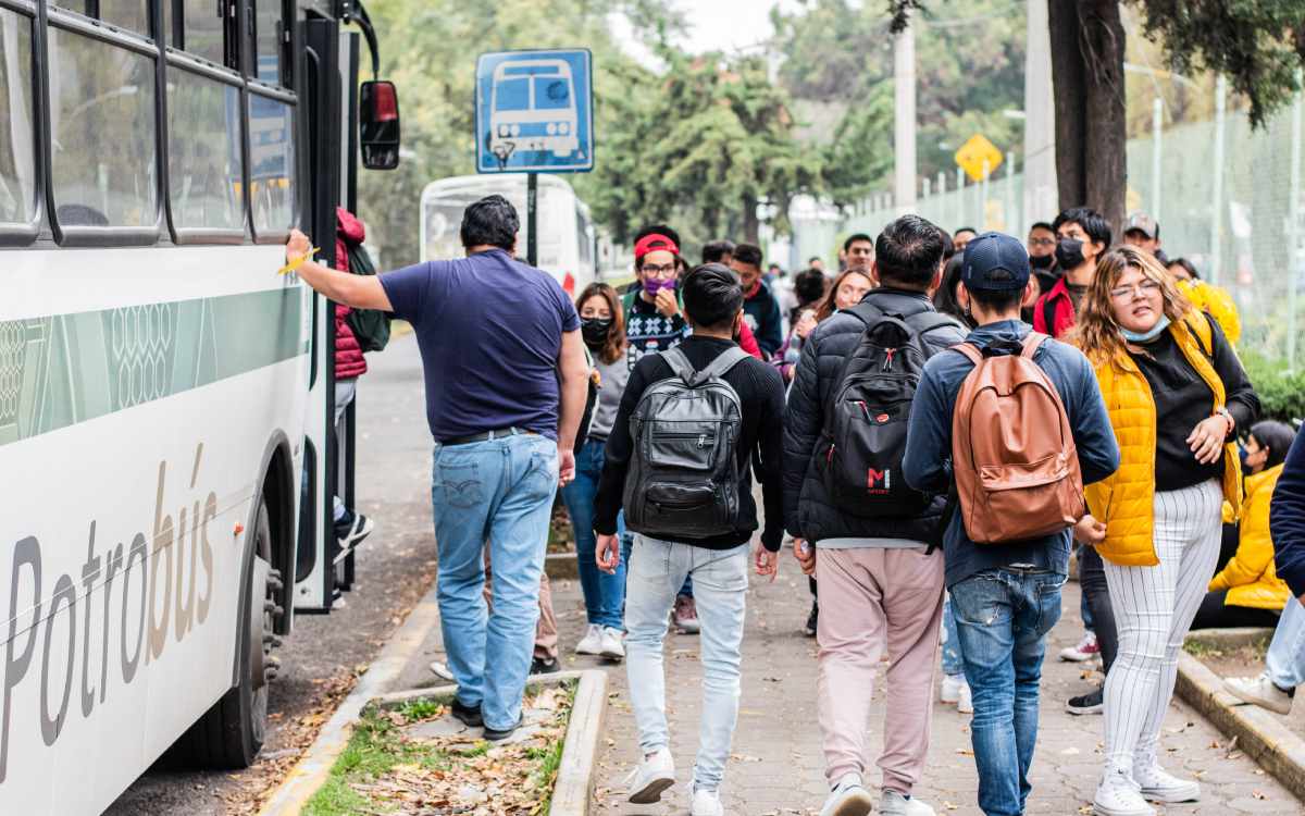 miles de alumnos entran a la uaemex