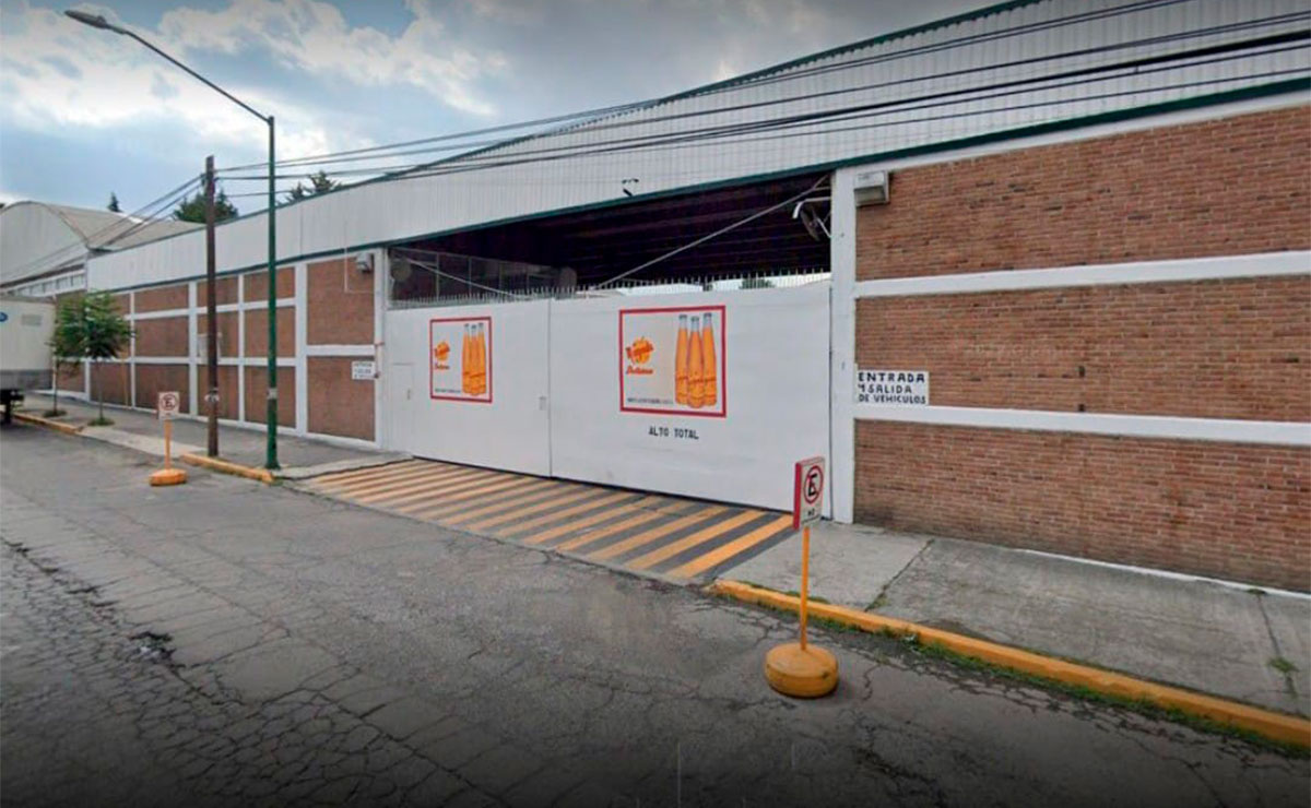 Empresa por fuera, entrada principal, manzanita deliciosa