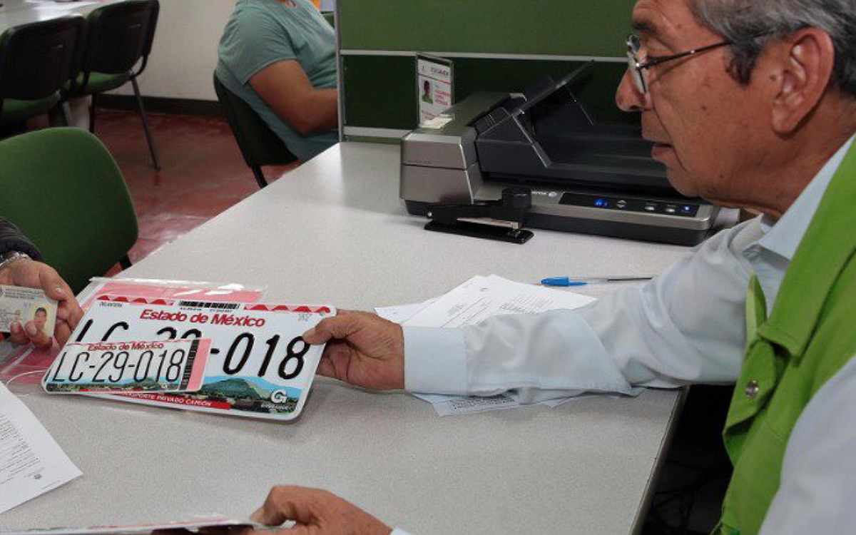 costos de reemplacamiento de mi auto en edomex 2024