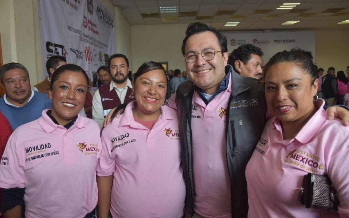 secretario movilidad edomex con mujeres al volante