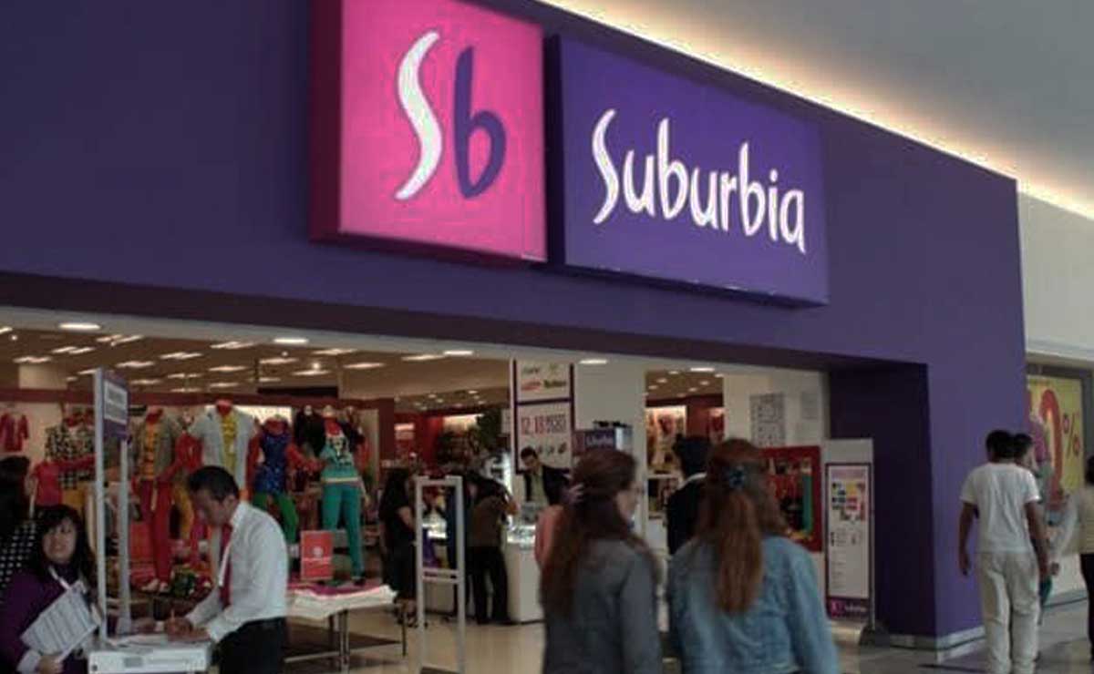 Facha por fuera de Suburbia, personas entrando, ofertas de trabajo.