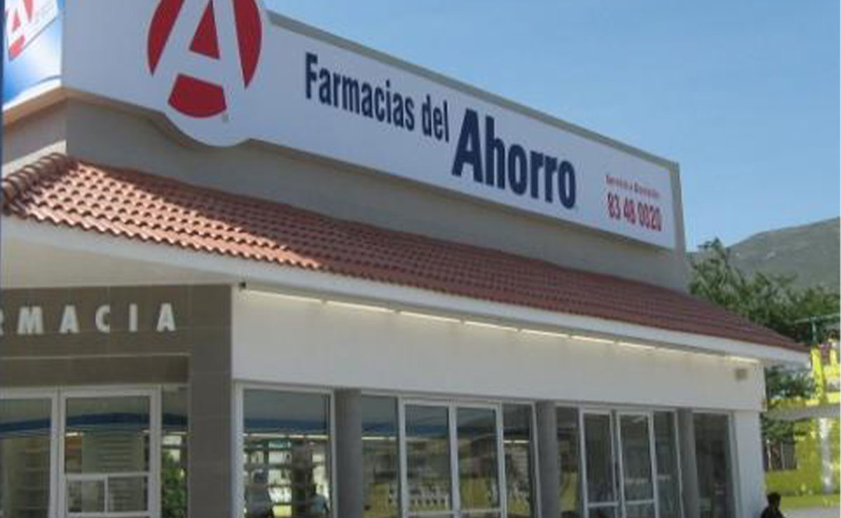 Fachada exterior de la Farmacia del Ahorro en Toluca, bolsa de trabajo.
