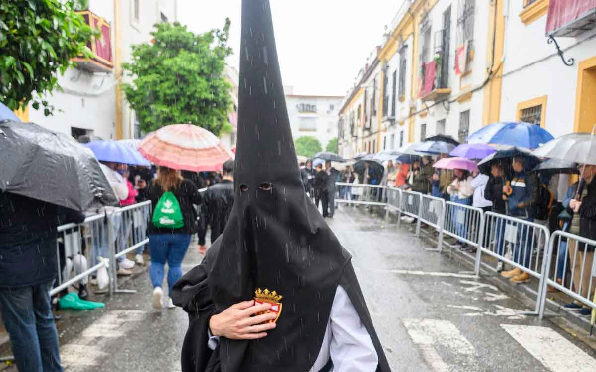 perssonas listas en la procesión del silencio Metepec 2024