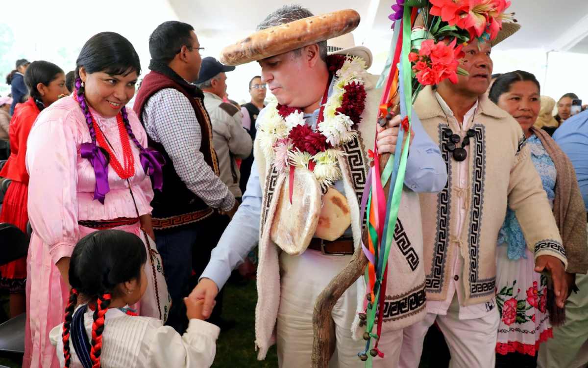 reparten canastas d eali,mentos en edomex comunidades indigenas