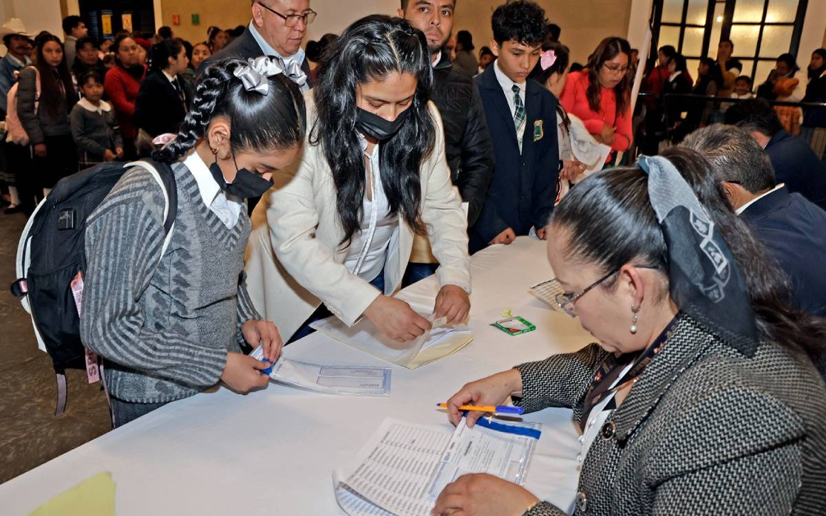 defina aumenta becas edomex en 2024